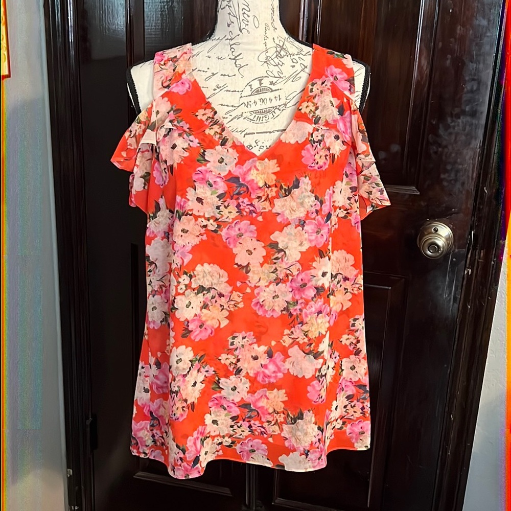 Cabi Cold shoulder floral blouse with flutter sleeve